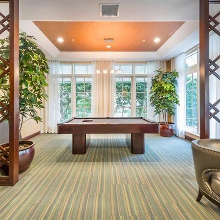 Tropical Coastal Resort Бойнтон-Бич Экстерьер фото