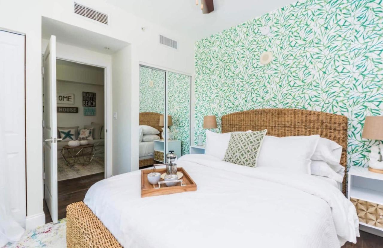 Tropical Coastal Resort Бойнтон-Бич Экстерьер фото