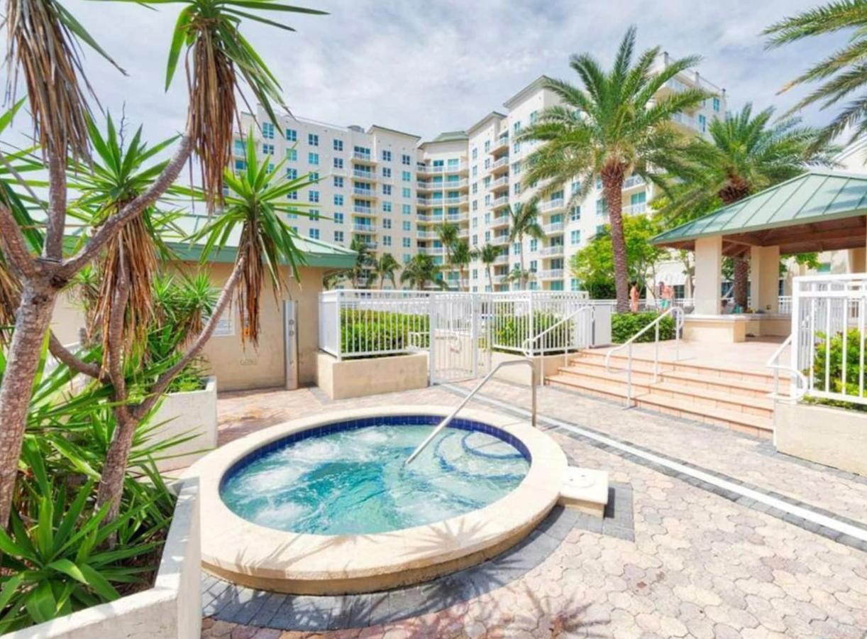 Tropical Coastal Resort Бойнтон-Бич Экстерьер фото