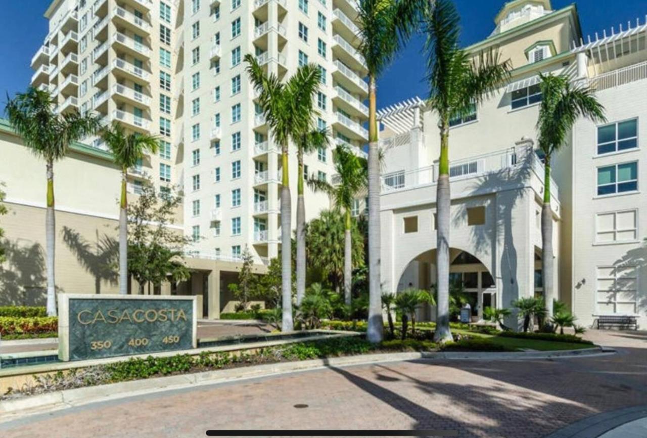Tropical Coastal Resort Бойнтон-Бич Экстерьер фото
